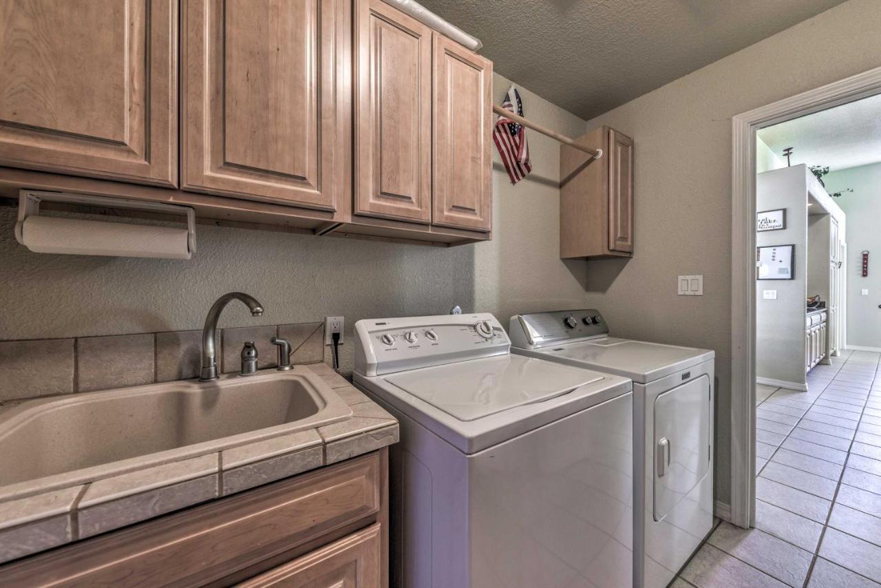 Roomy Ruidoso Retreat With Deck, Grill, And Mtn Views! المظهر الخارجي الصورة