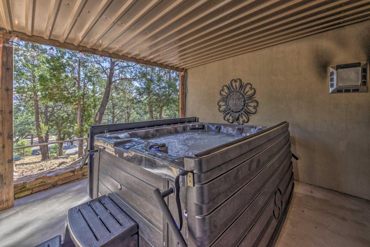 Roomy Ruidoso Retreat With Deck, Grill, And Mtn Views! المظهر الخارجي الصورة