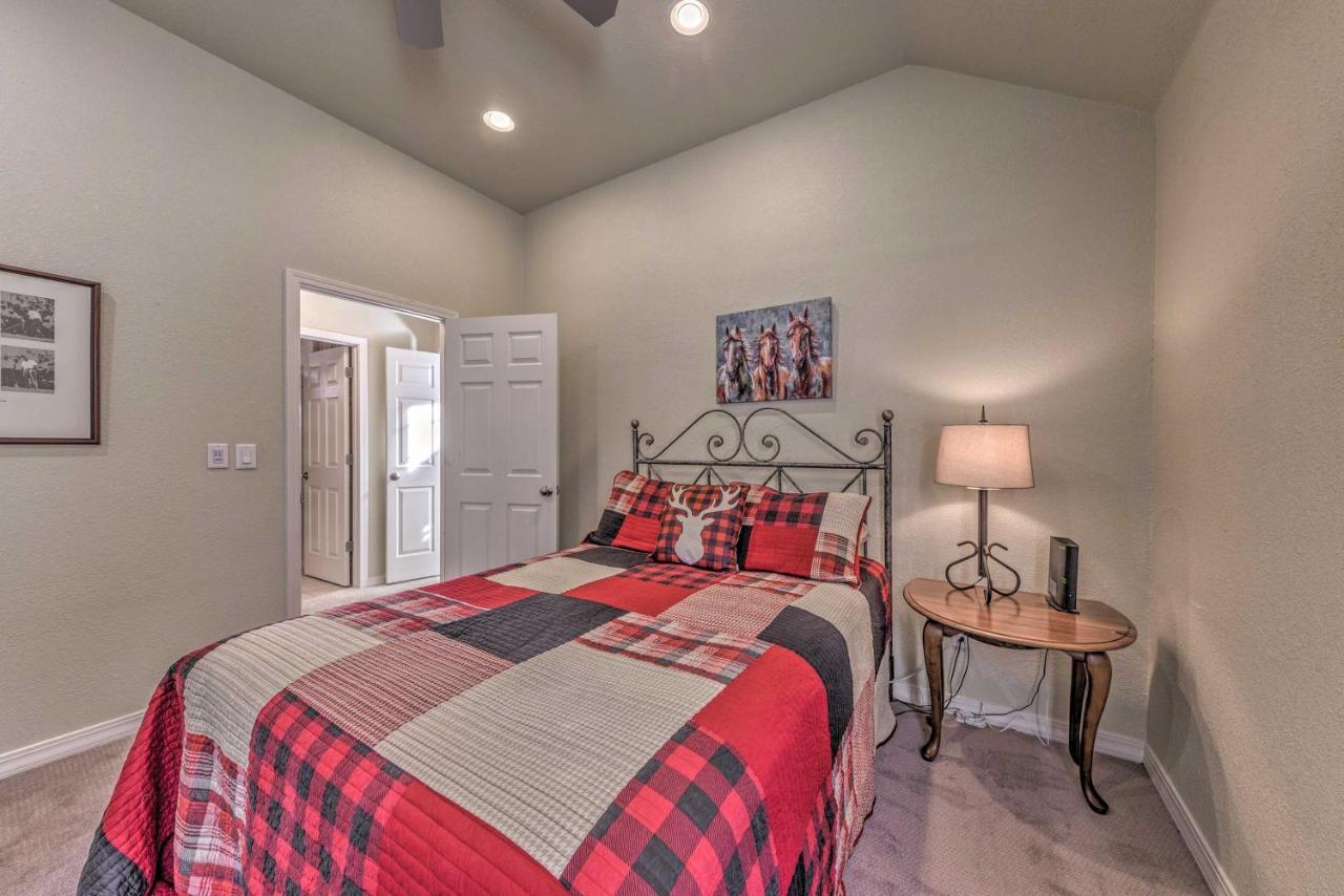 Roomy Ruidoso Retreat With Deck, Grill, And Mtn Views! المظهر الخارجي الصورة
